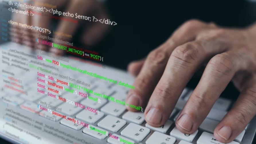 徐汇区小程序定制开发公司视角下SQL与T-SQL的差异化应用解析